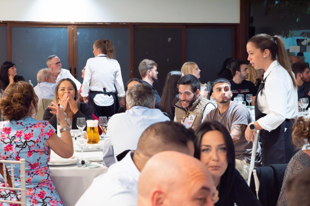 Os compartimos las fotos de la 16º Cena Benéfica 2025