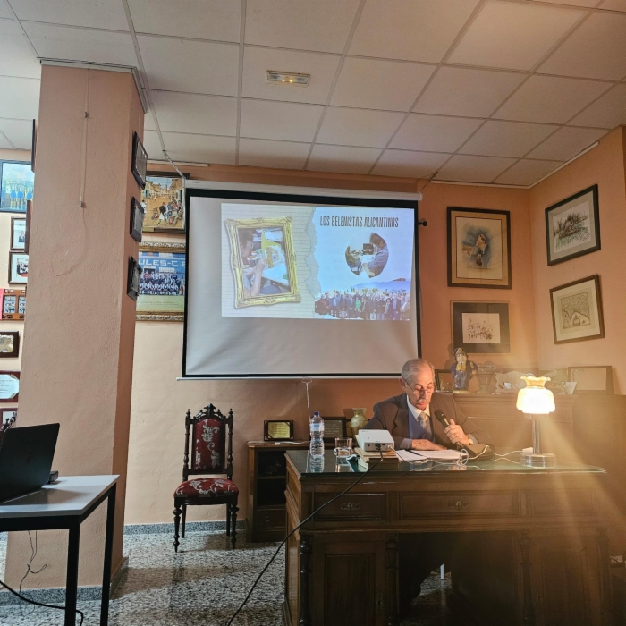 Asistimos a la Conferencia sobre el Belenismo Alicantino