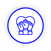 Manos alzadas en un corazón